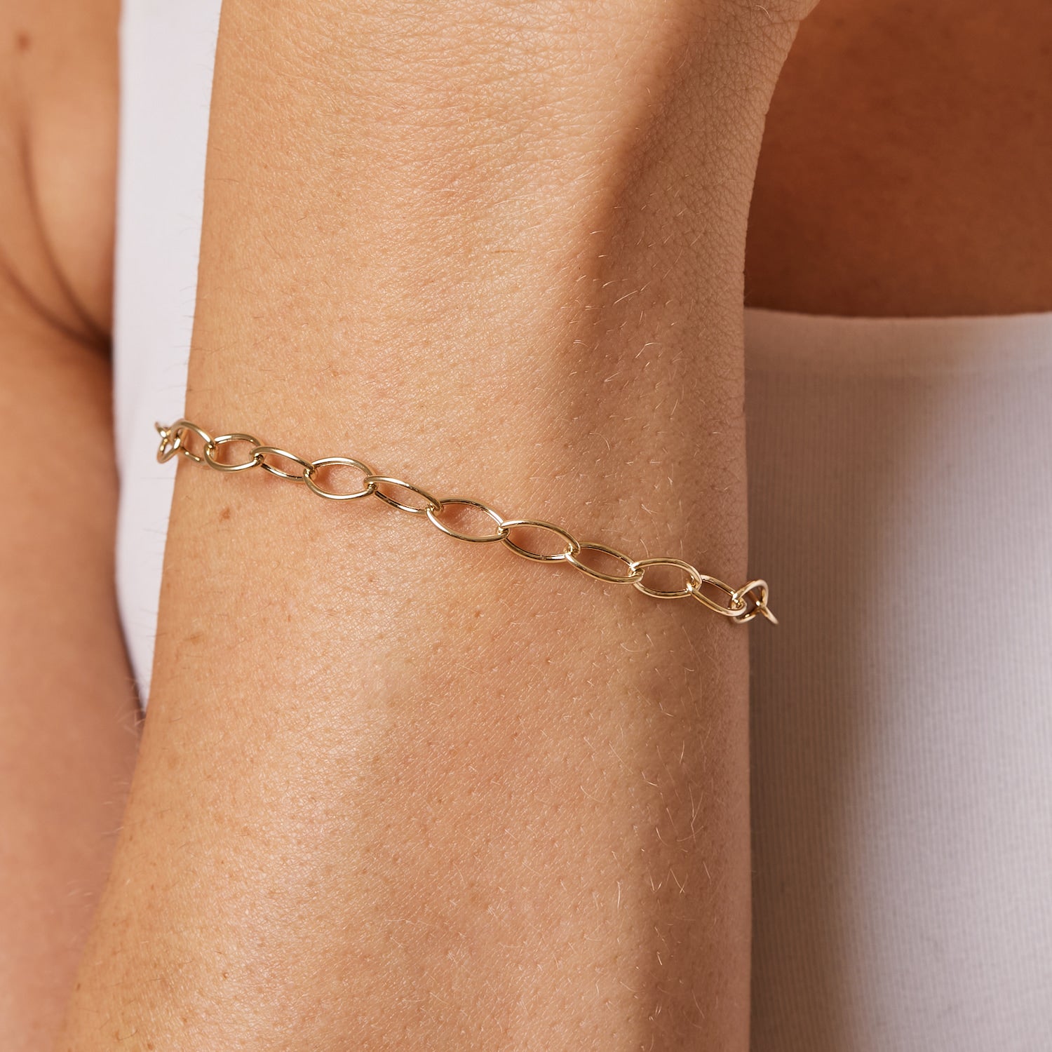 Dainty Oval Link Wire Chain Bracelet