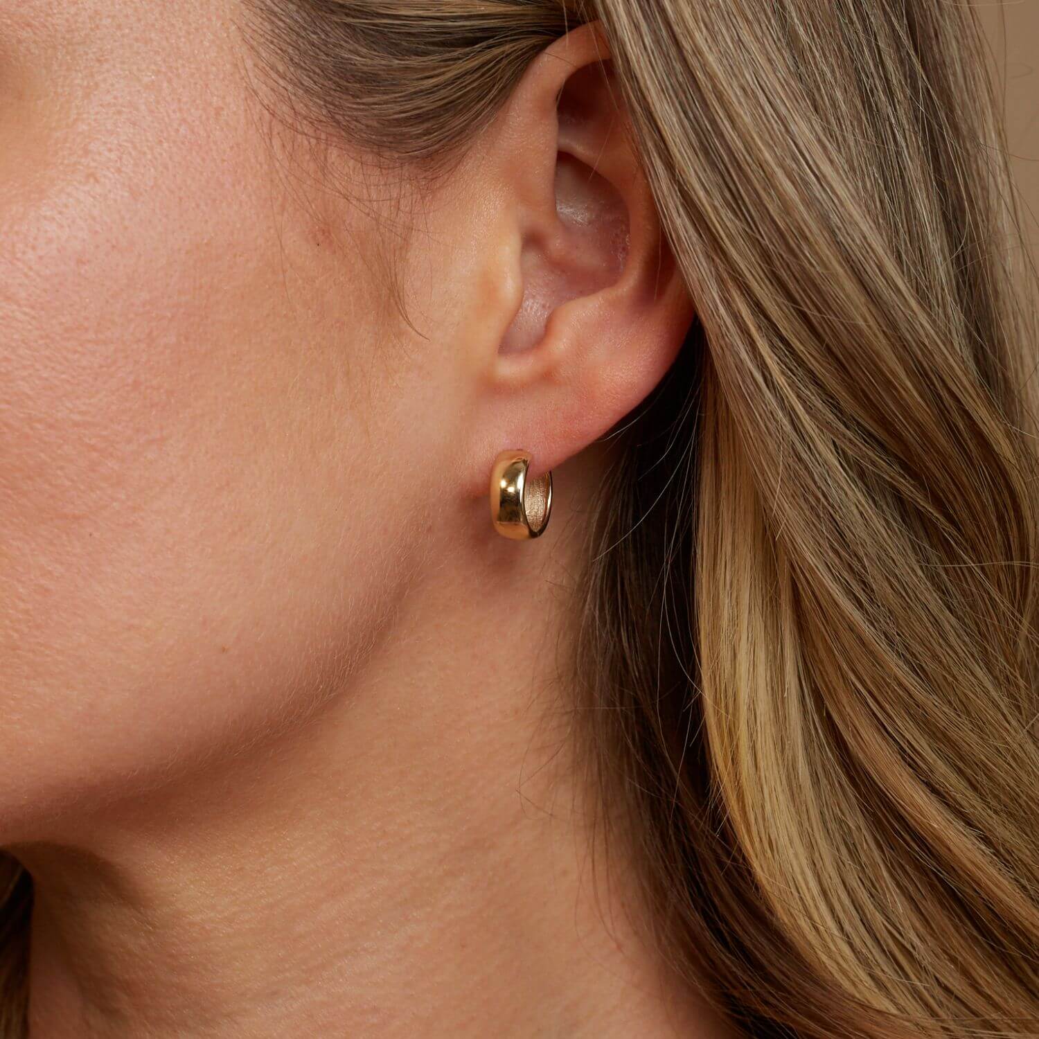 14K Gold Domed Huggie Hoop Earrings – Baby Gold1