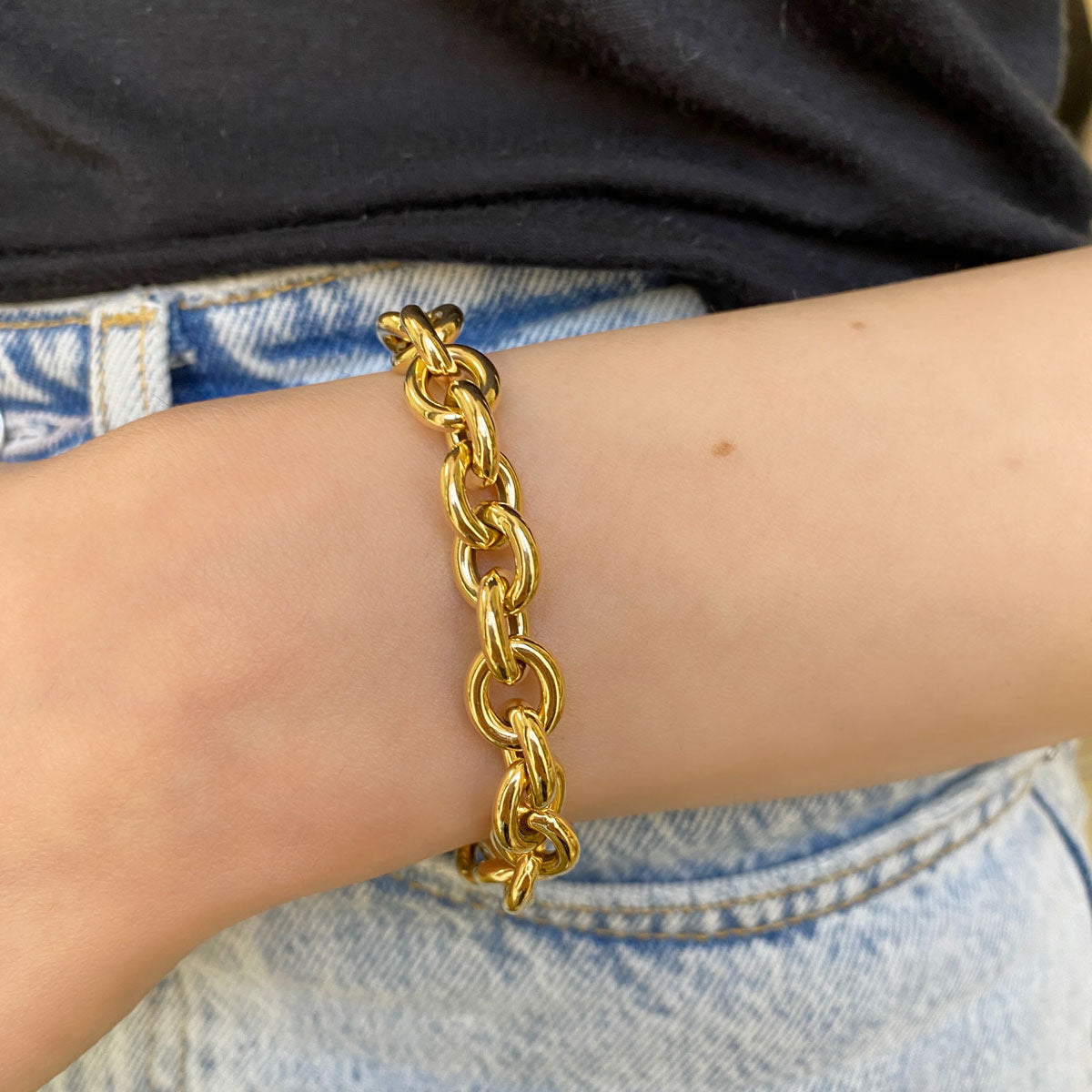 Gold Bracelet With Black Beads and O Pattern for Kids